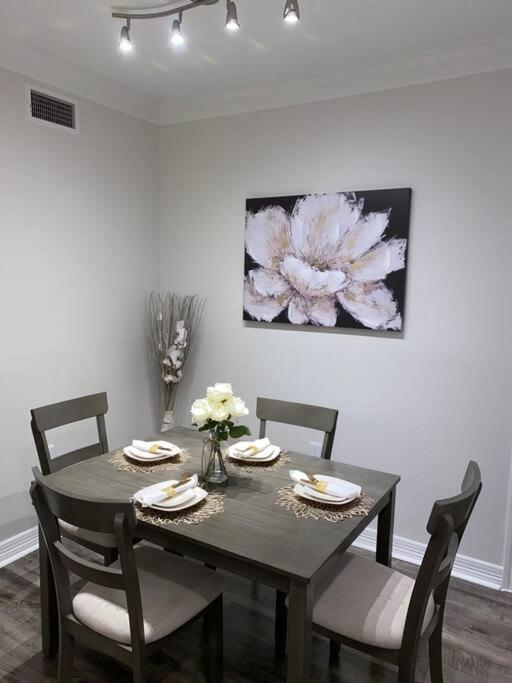Your Warm Spacious Unit With Pool - Medical Center Houston Exteriér fotografie