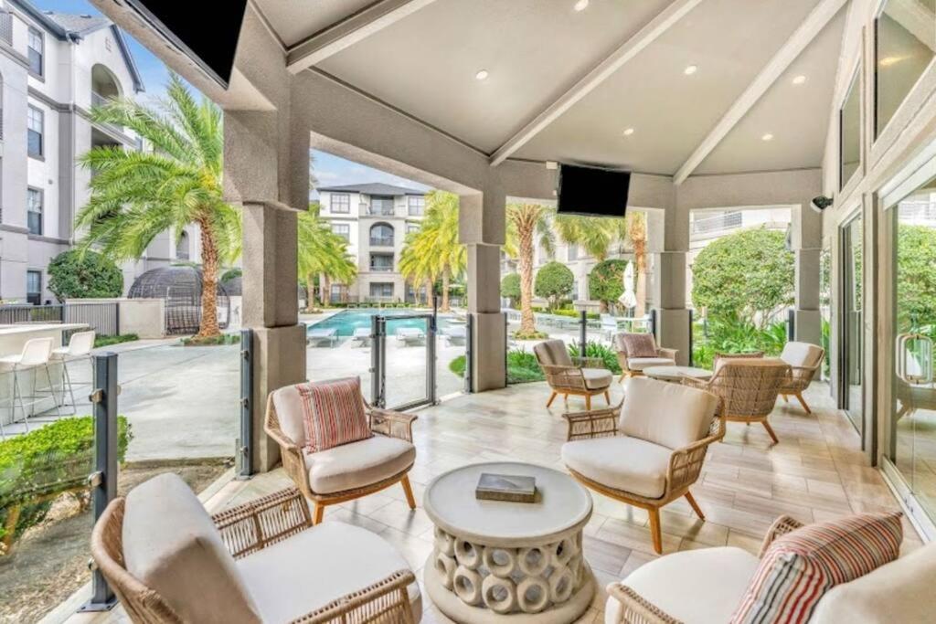 Your Warm Spacious Unit With Pool - Medical Center Houston Exteriér fotografie