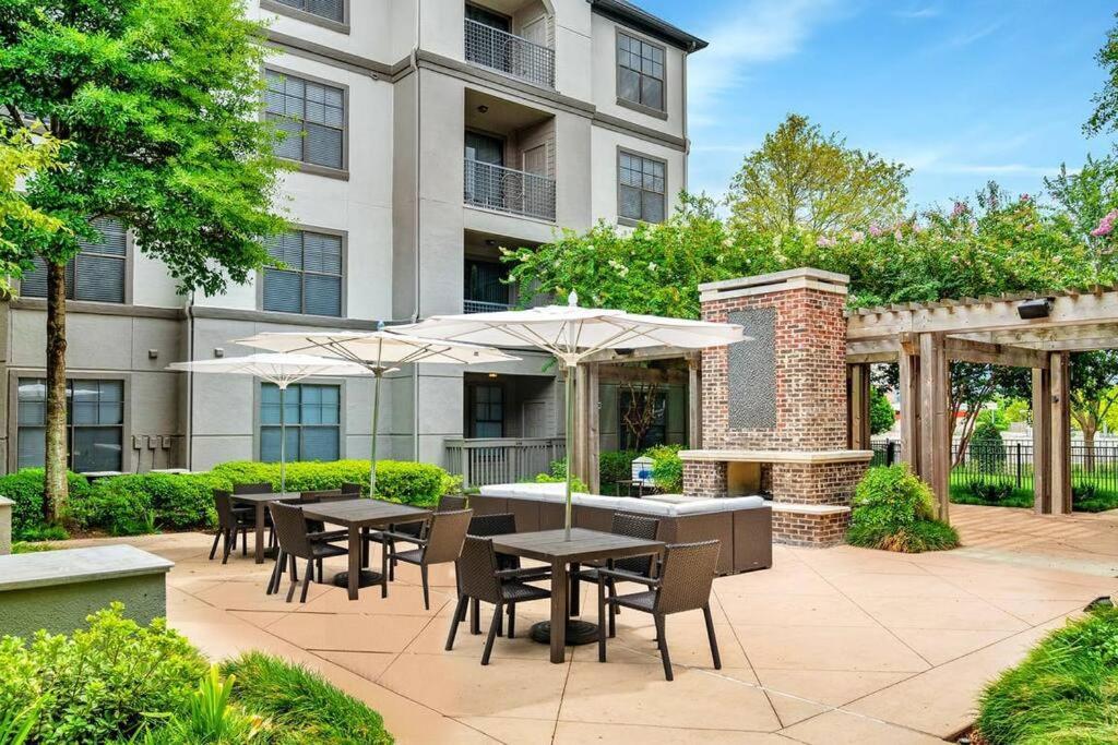Your Warm Spacious Unit With Pool - Medical Center Houston Exteriér fotografie